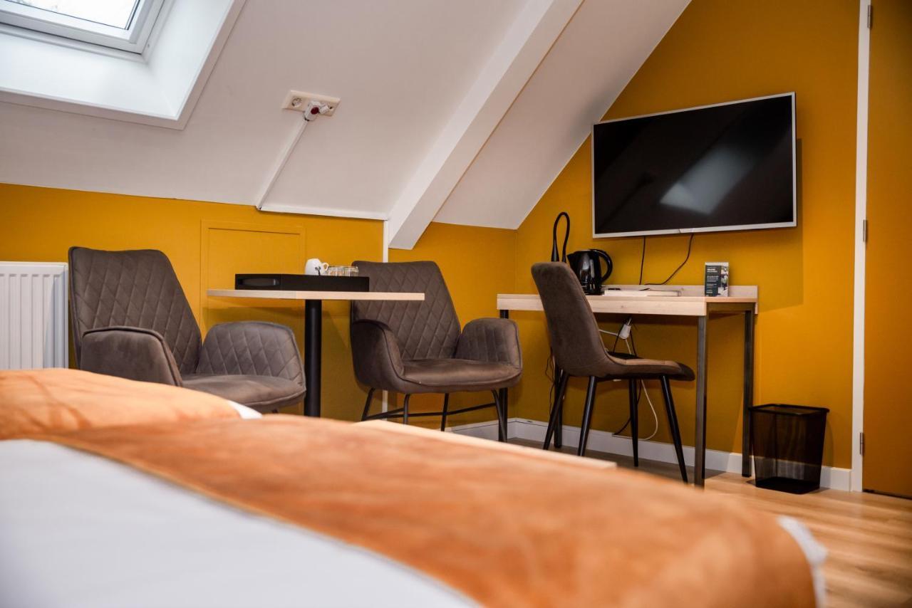 Hotel Onder De Linden โรเดิน ภายนอก รูปภาพ