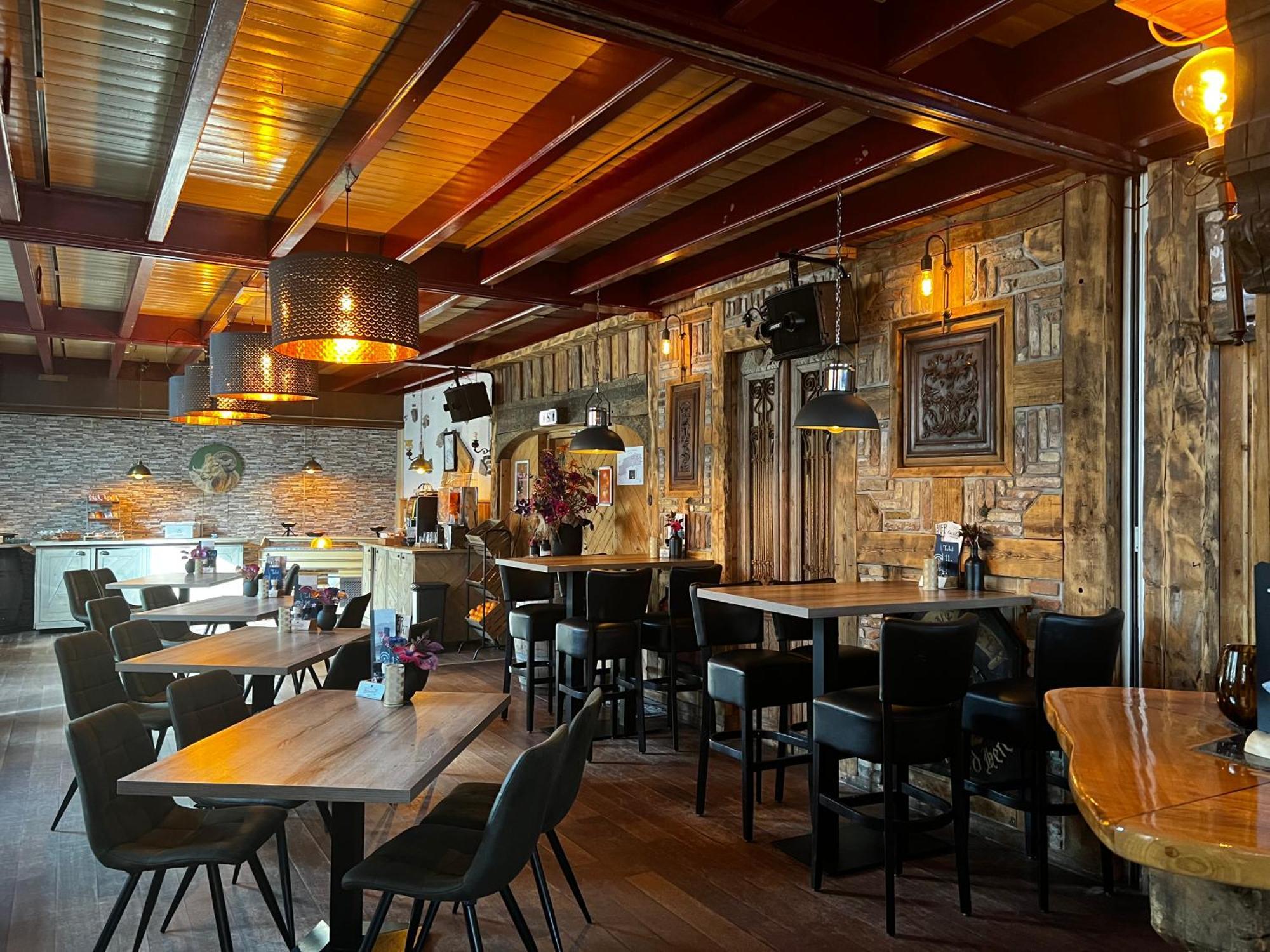 Hotel Onder De Linden โรเดิน ภายนอก รูปภาพ
